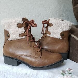 BareTraps ONeil Faux Fur Collar Waterproof Combat Boot Bootie Lace Up Zip 7.5M